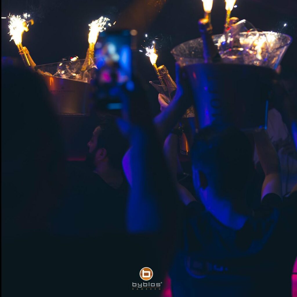 Moet Flaschen im Club Byblos Hamburg