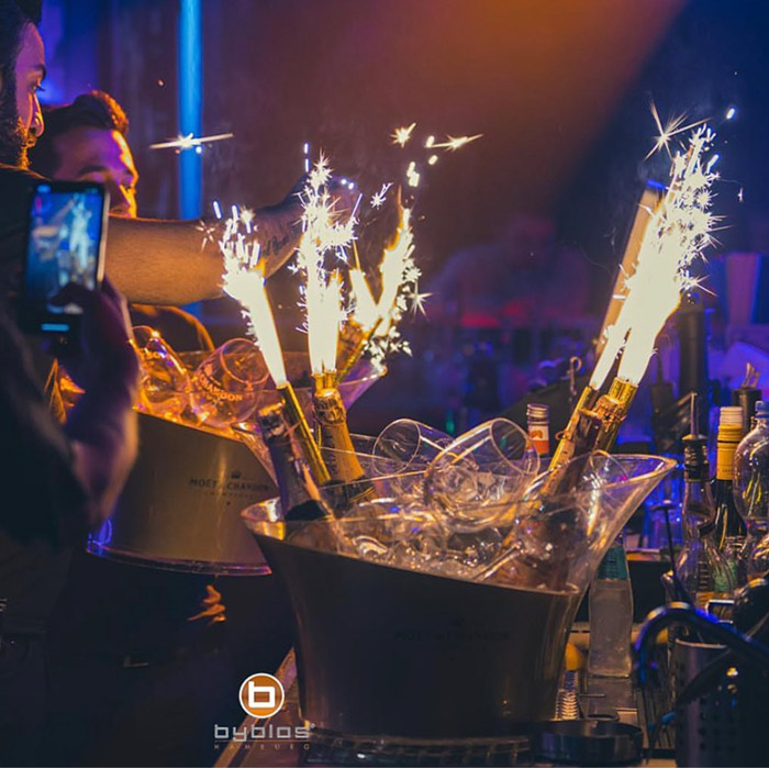 Flaschen im Club Bereich des Byblos in Hamburg